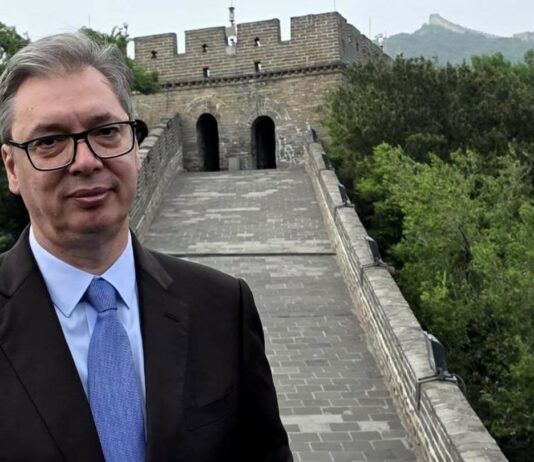 Aleksandar Vučić w Chinach. Wizyta w Pekinie ma otworzyć nowy etap relacji Aleksandar Vučić w Chinach podczas wizyty na Wielkim Murze