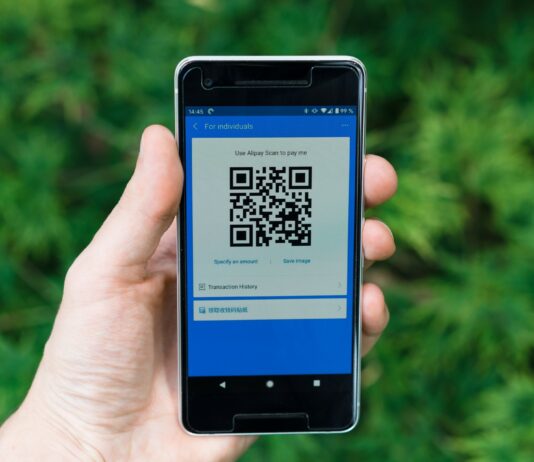 Jak płacić w Chinach? Alipay, WeChat Pay, karta i gotówka Jak płacić w Chinach w 2026 roku – telefon z kodem QR, karta i juany