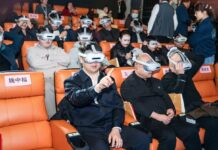 Kino VR w Chinach rozwija się coraz szybciej kino VR w Chinach i widzowie w goglach VR