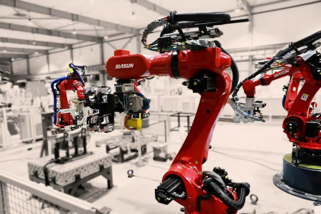 Roboty z Tianjinu na linii produkcyjnej SIASUN