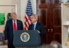 Trump leci do Pekinu z szefami Big Techu. Handel, chipy i bezpieczeństwo na stole rozmów Trump leci do Pekinu z Jensenem Huangiem z Nvidii i szefami Big Techu