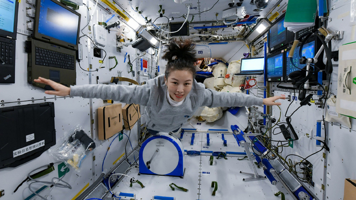 Wang Yaping w module Tianhe chińskiej stacji kosmicznej Tiangong