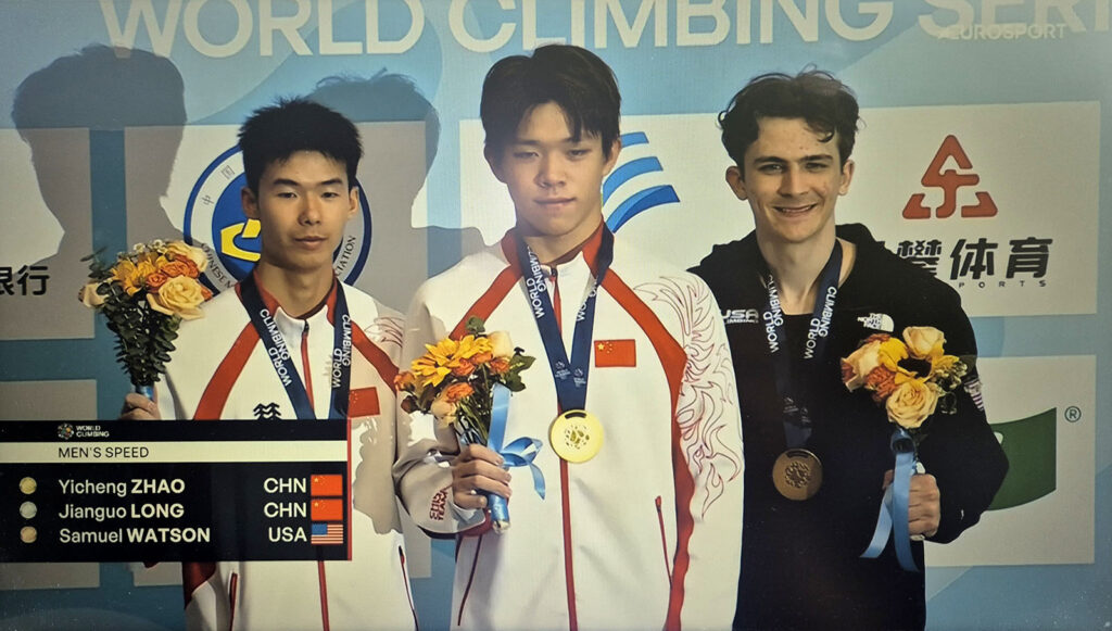 Zhao Yicheng Wujiang 2026 na podium po ustanowieniu rekordu świata we wspinaczce na czas
