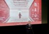„Zhang Juzheng” w Warszawie. Chiński teatr na ekranie Kinoteki Zhang Juzheng w Warszawie – pokaz filmu teatralnego w Kinotece. Ambasador Chin w Polsce Lu Shan przemawia.