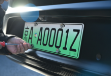 Samochody autonomiczne w Chinach dostają wspólne reguły bezpieczeństwa Samochody autonomiczne w Chinach – specjalna tablica rejestracyjna pojazdu L3 w Pekinie