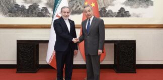 Chiny apelują do Iranu i USA o powrót do negocjacji Wang Yi i Seyyed Abbas Araghchi podczas rozmów w Pekinie 16 września 2026 roku