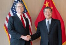 Chiny i USA rozmawiały o mechanizmie dialogu w sprawie sztucznej inteligencji He Lifeng i Scott Bessent przed rozmowami Chin i USA w Nowym Jorku