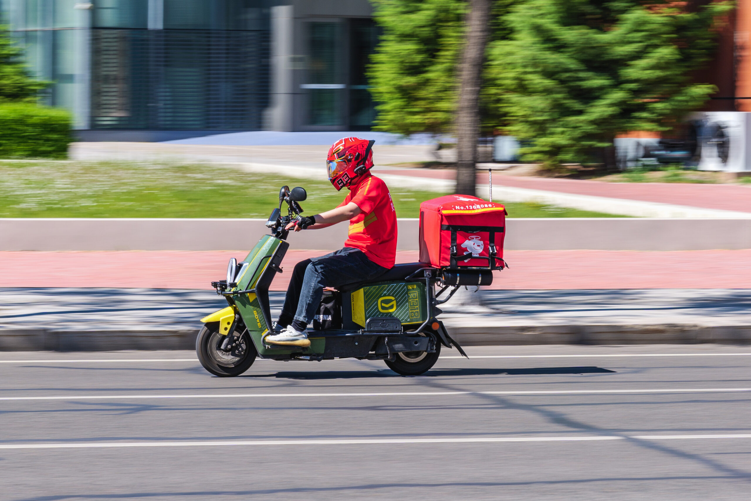 Kurier JD.com w Daqing