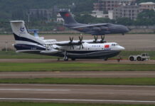 AG600 po czterech miesiącach służby w Wielkim Chinganie. Zrzucił 390 ton wody AG600 Kunlong podczas Airshow China 2016 — zdjęcie archiwalne