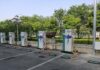 Świąteczny ruch elektryków w Chinach. Ładowanie na autostradach wzrosło o połowę Stacja ładowania samochodów elektrycznych State Grid w Pekinie