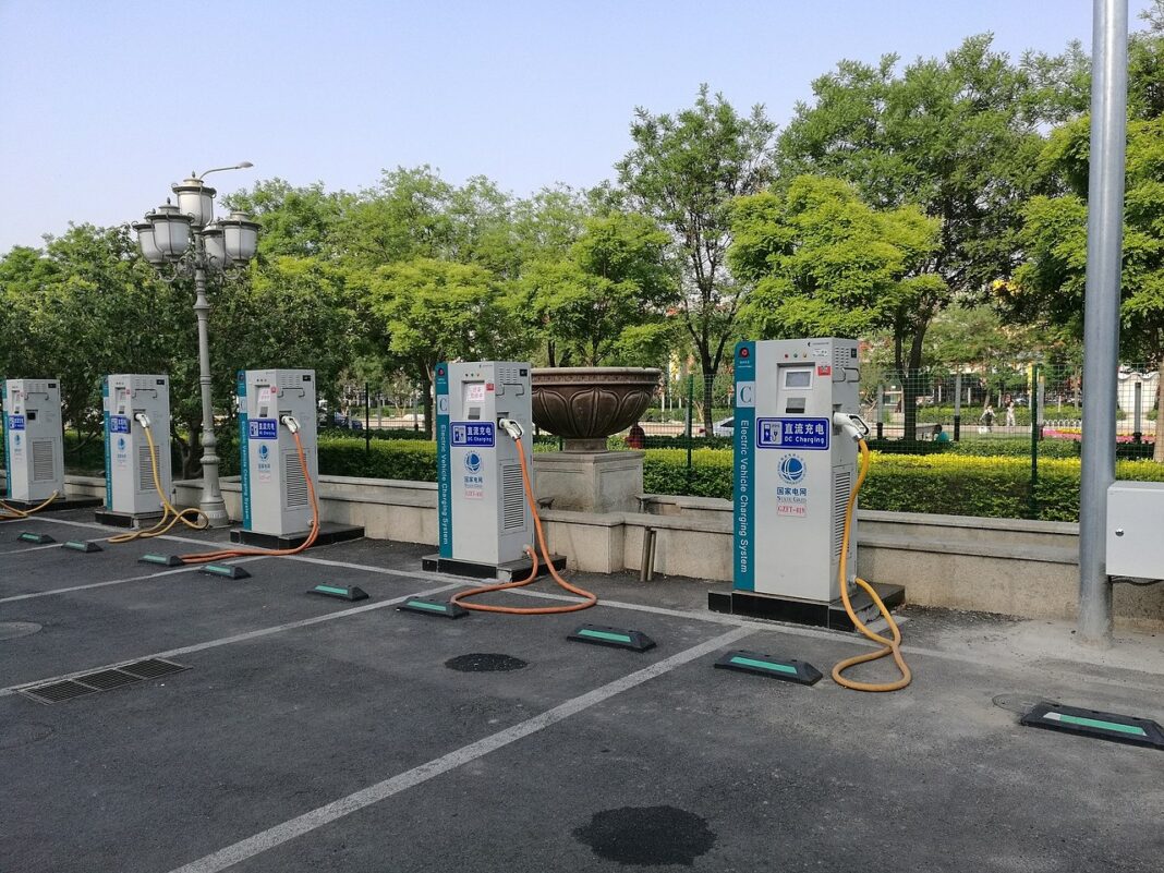 Stacja ładowania samochodów elektrycznych w Chinach Stacja ładowania samochodów elektrycznych State Grid w Pekinie