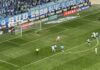 63 259 widzów na finale amatorskiej ligi. Rekord w Dalian Mecz piłkarski na stadionie Suoyuwan w Dalian z kibicami na trybunach