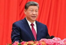 Xi Jinping: „Wielkie odrodzenie narodu chińskiego jest niepowstrzymane” Xi Jinping przemawia podczas przyjęcia z okazji 77. rocznicy powstania ChRL w Pekinie, 30 września 2026 r.