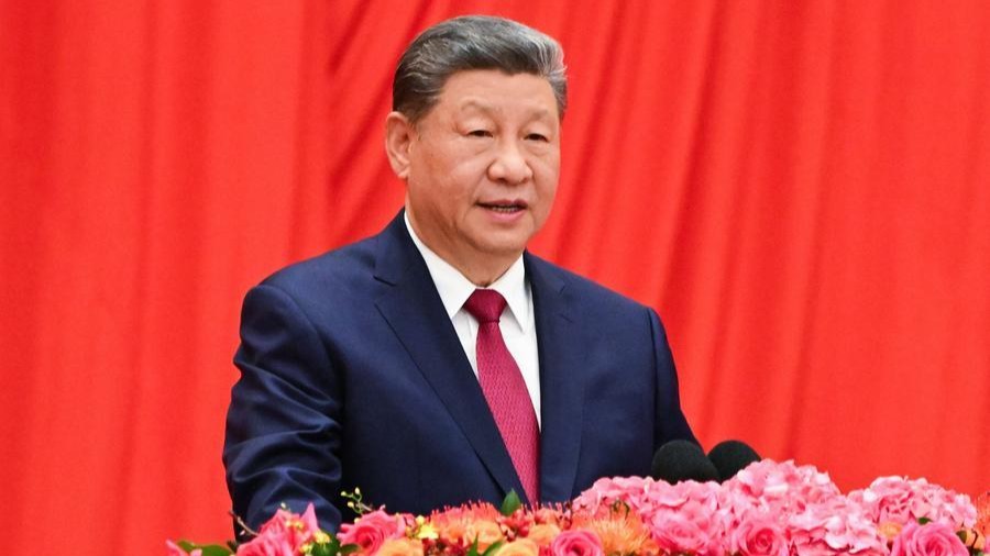 Xi Jinping podczas obchodów 77. rocznicy powstania ChRL Xi Jinping przemawia podczas przyjęcia z okazji 77. rocznicy powstania ChRL w Pekinie, 30 września 2026 r.